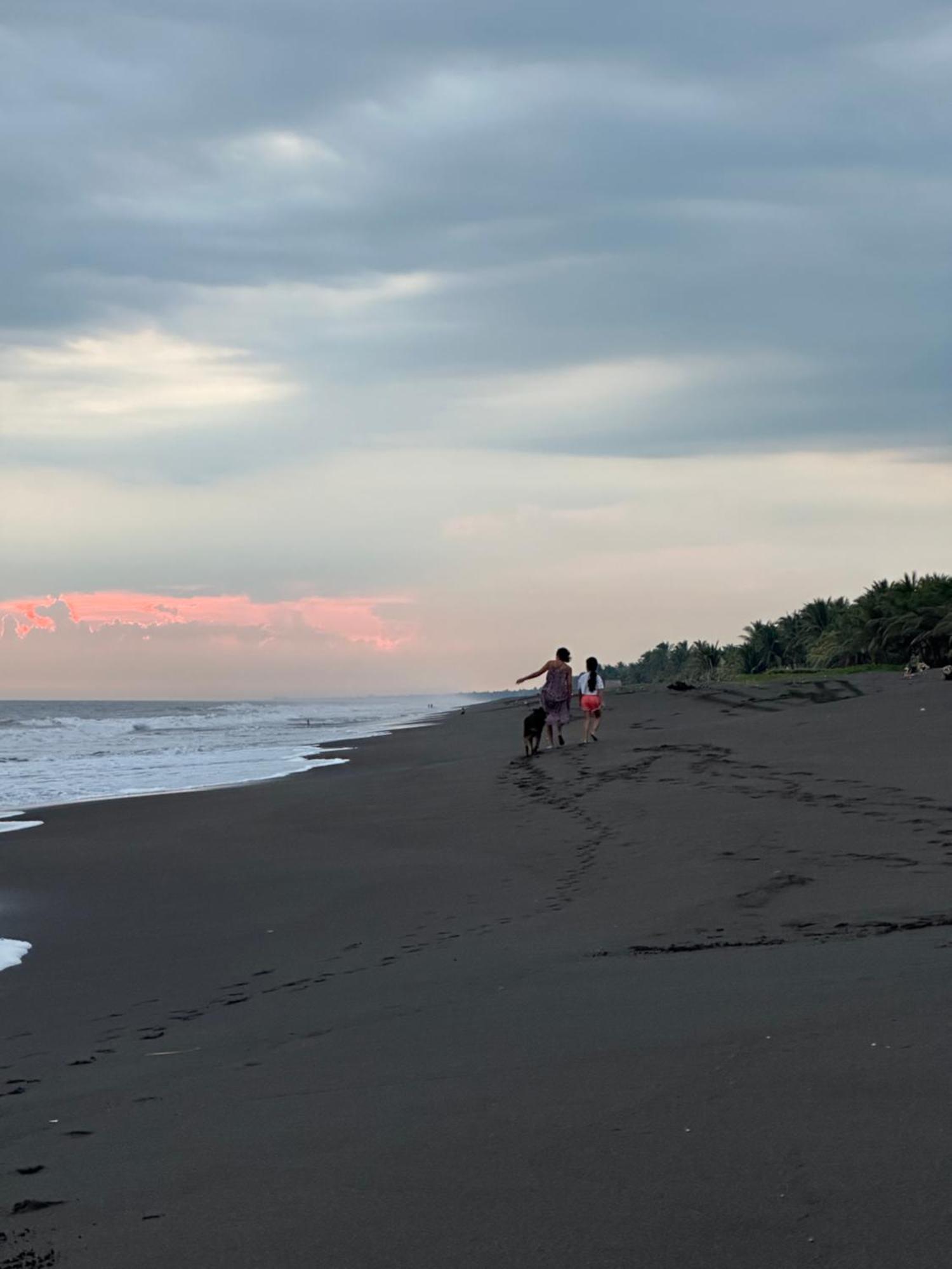 Hotel Atelie Del Mar Monterrico Ngoại thất bức ảnh